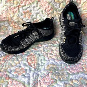 Sketchers Sneakers Air-Cooled Memory Foam 5.5